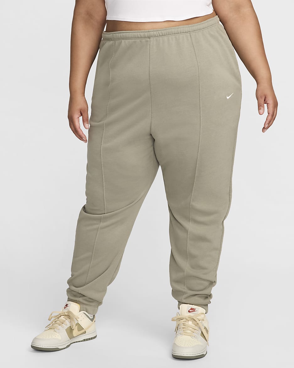 Pantalon de survetement slim taille haute en tissu en molleton Nike Sportswear Chill Terry pour femme grande taille Nike CH